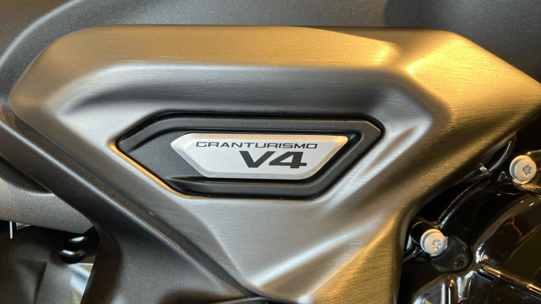 Ducati X Diavel V4 Burning Red (25MY)